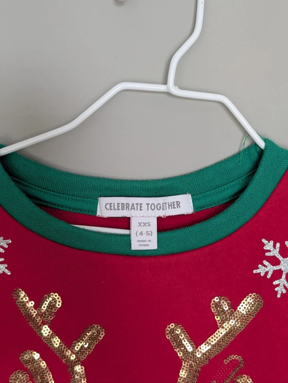 3/$15 - Celebrate Together Festive Reindeer Sequin Sweatshirt Size XXS 4-5